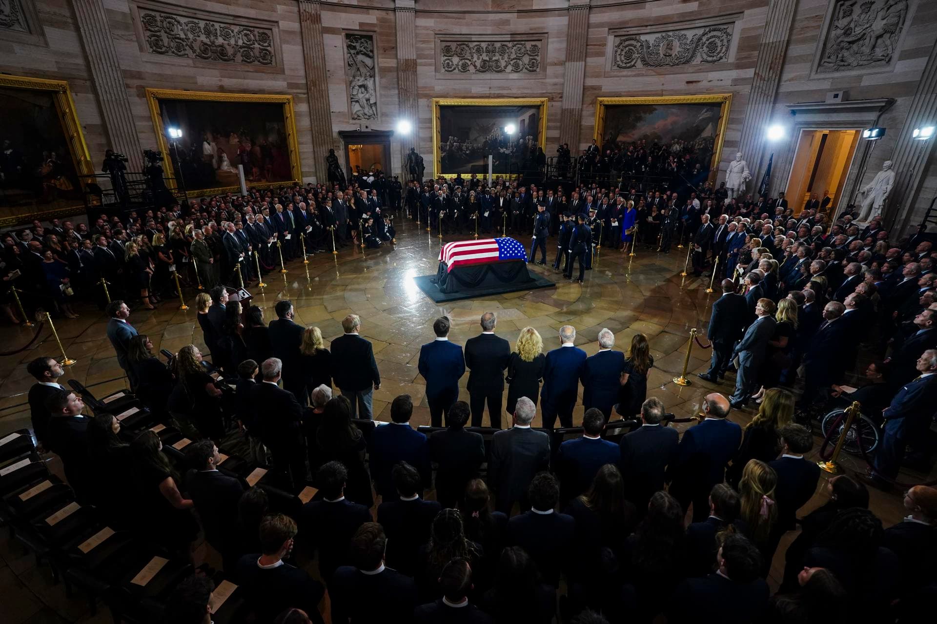 El senador Lindsey Graham es homenajeado en el Capitolio antes de su funeral
