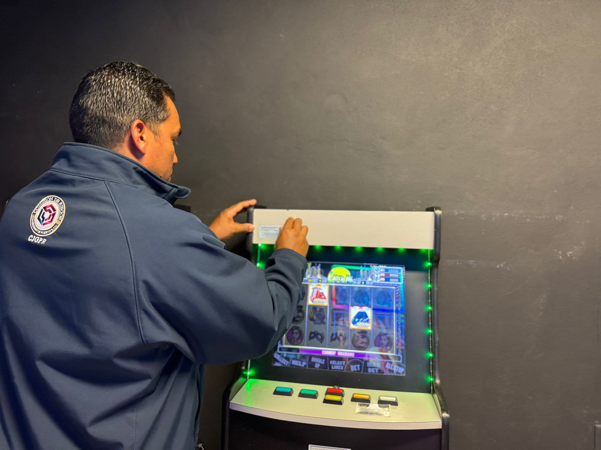 Comisión de Juegos multa con $530,000 a operadores ilegales