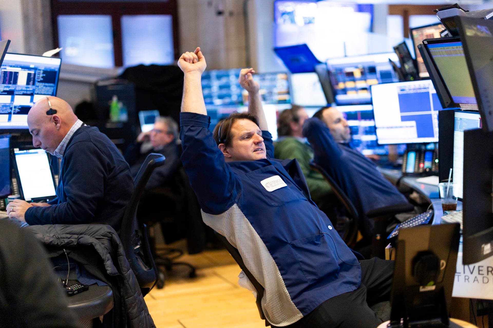 Wall Street abre en verde y se encamina a cerrar una semana de jugosas ganancias