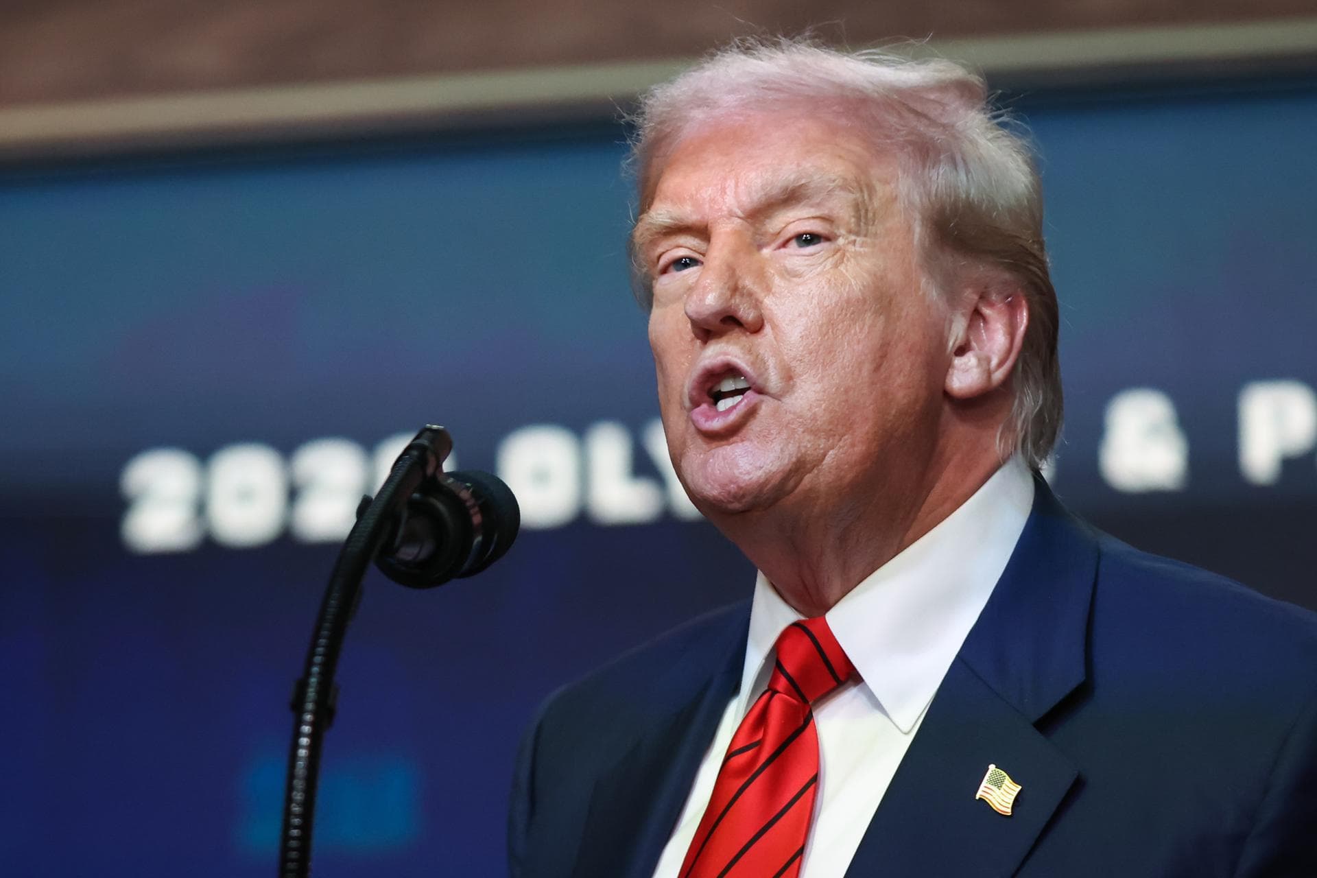 El Congreso obtiene dibujo que supuestamente Trump le regaló a Epstein