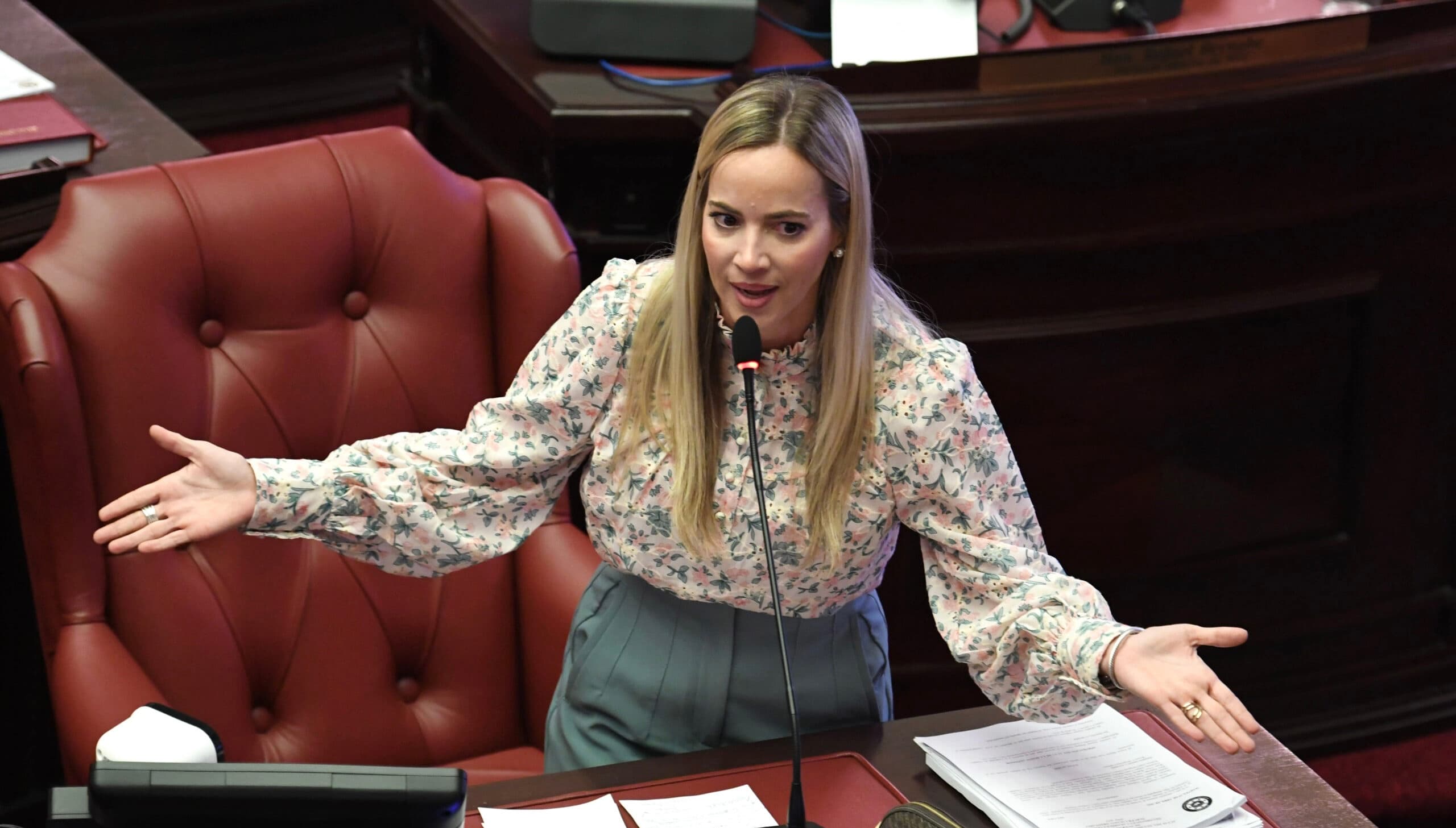 Senadora pide a la policía investigar documento que la menciona