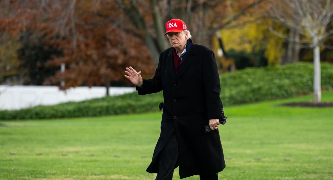 El 80% de los latinos desaprueba a Trump y el 71% dice que se ha excedido en deportaciones