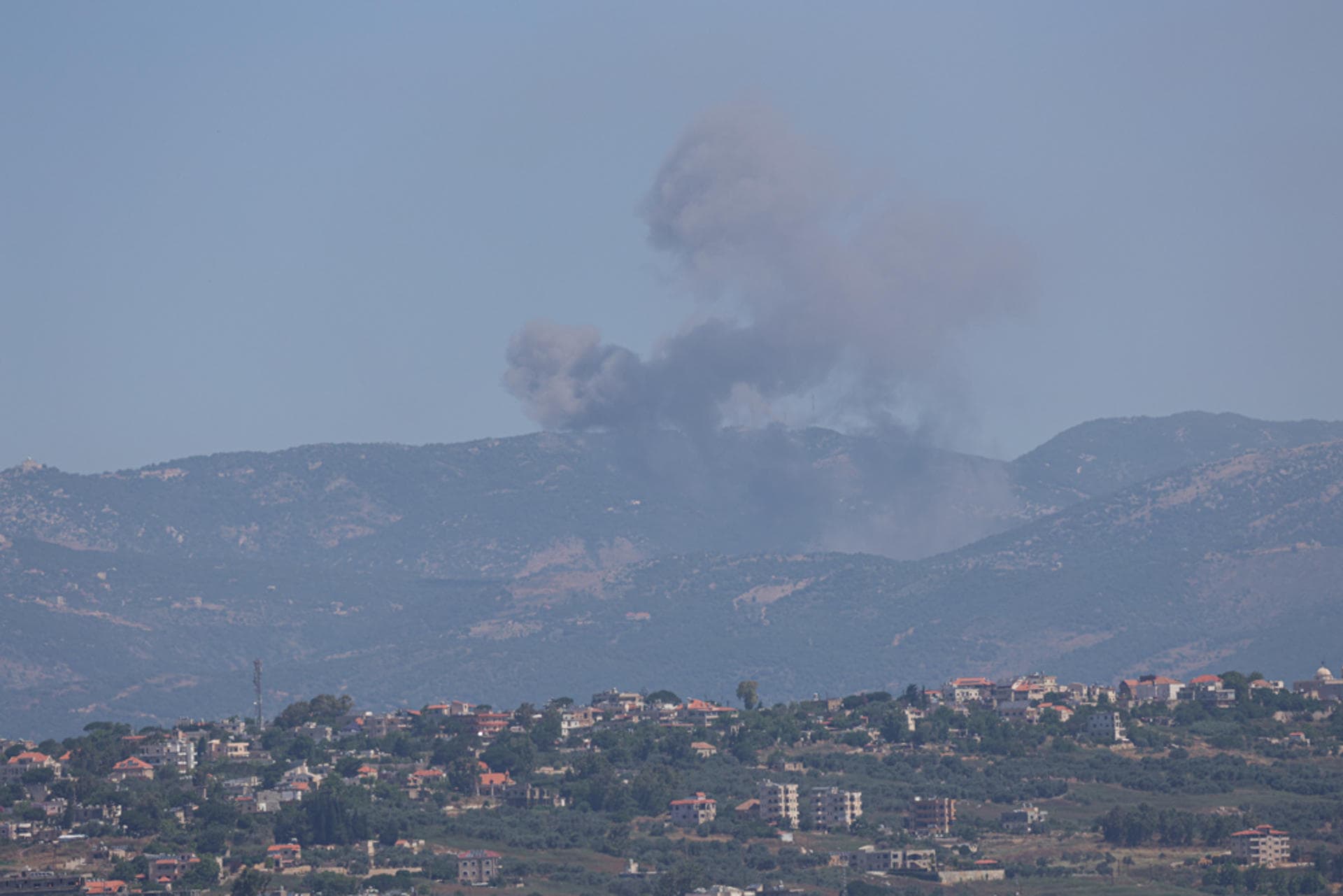 La tregua entre Israel y Hizbulá en Líbano se resquebraja con una nueva jornada sangrienta