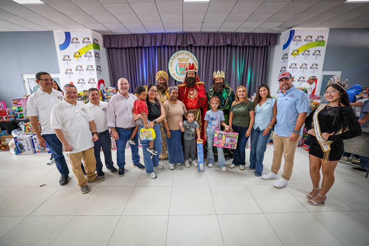 Entregan sobre 1,300 juguetes en actividad de Reyes Magos celebrada en Ceiba  