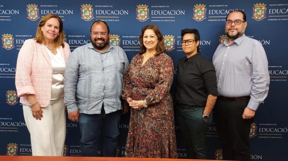 Educación y One Stop Career firman acuerdo colaborativo