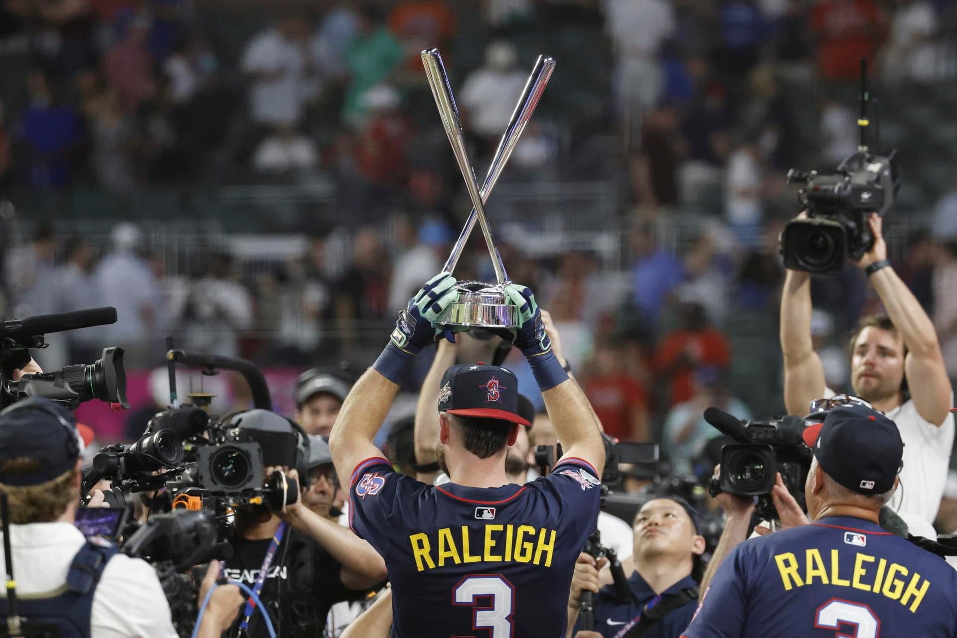 Cal Raleigh se corona como rey de los jonrones