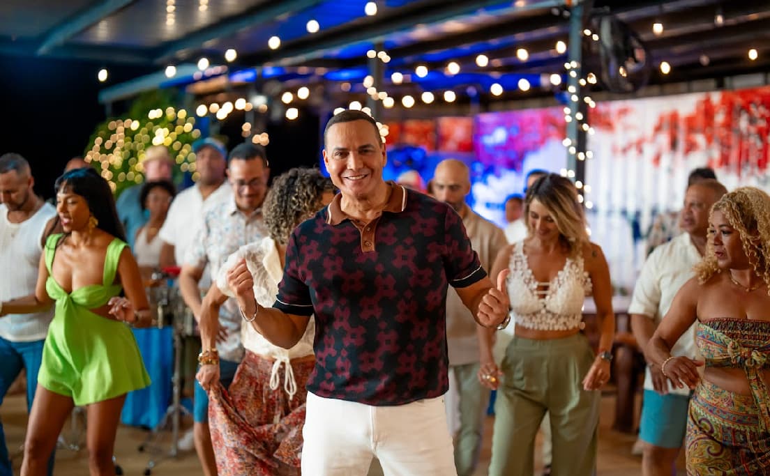 Víctor Manuelle celebra la Navidad con su primer especial navideño