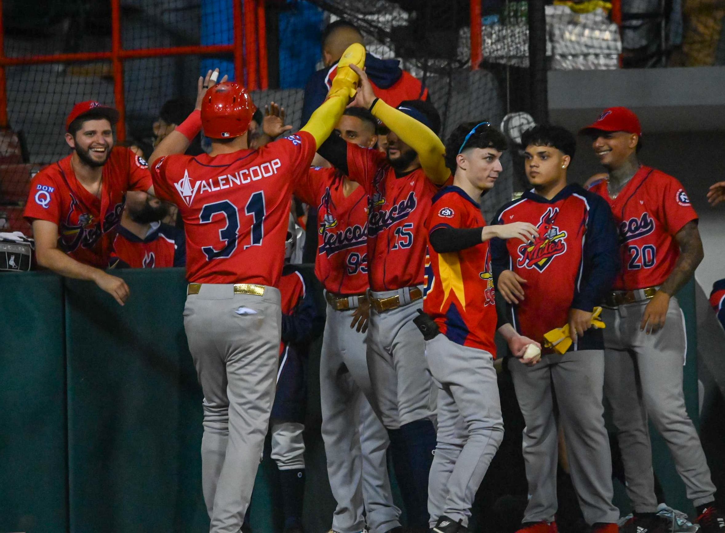Juncos se va al frente en la final Doble A