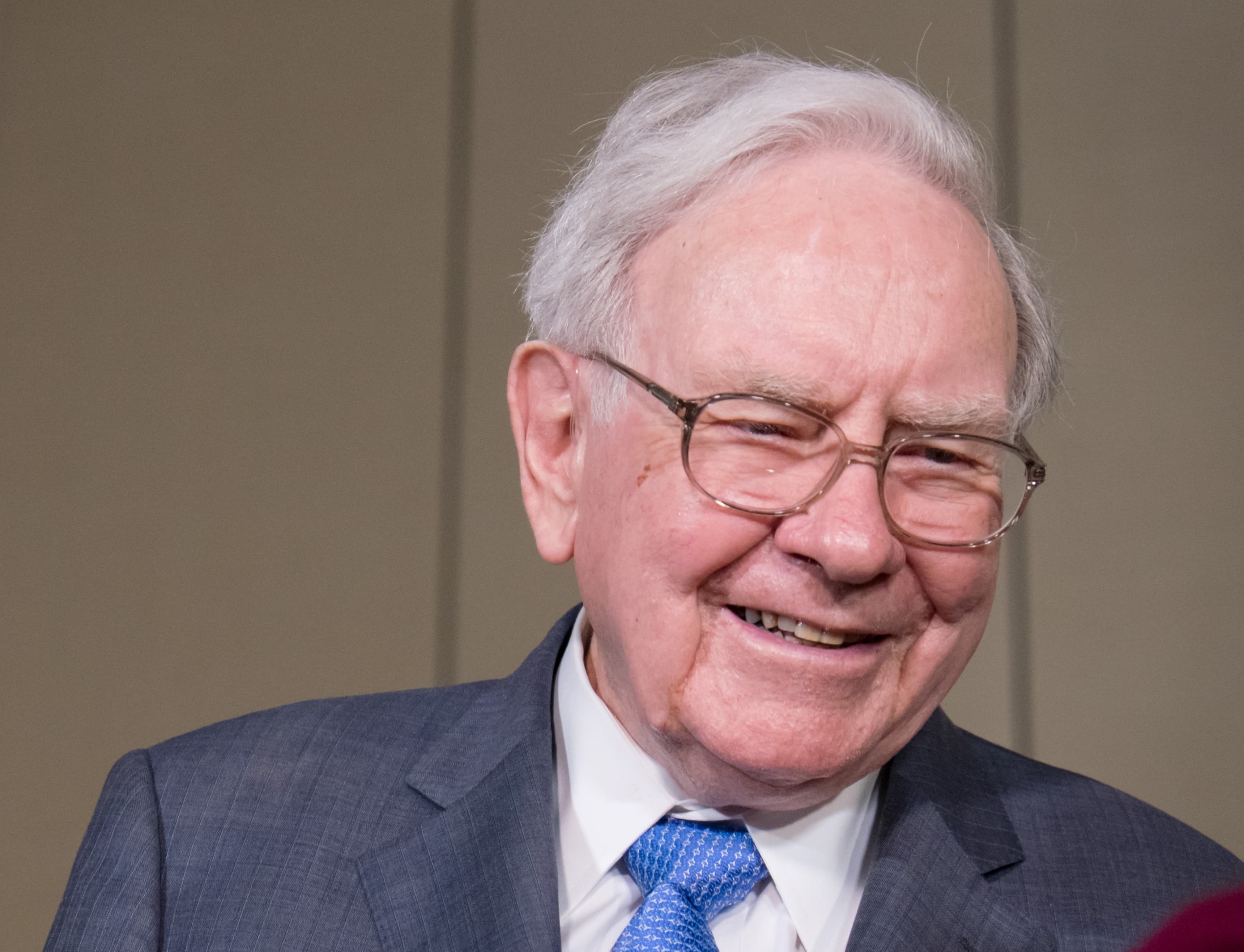 Warren Buffett opina que el comercio "no debe ser un arma"