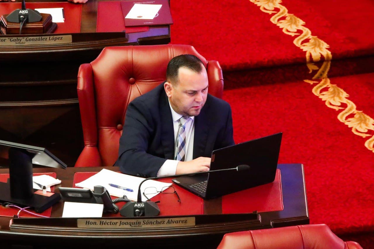Investigarán efectos de quiebra de Sunnova en consumidores