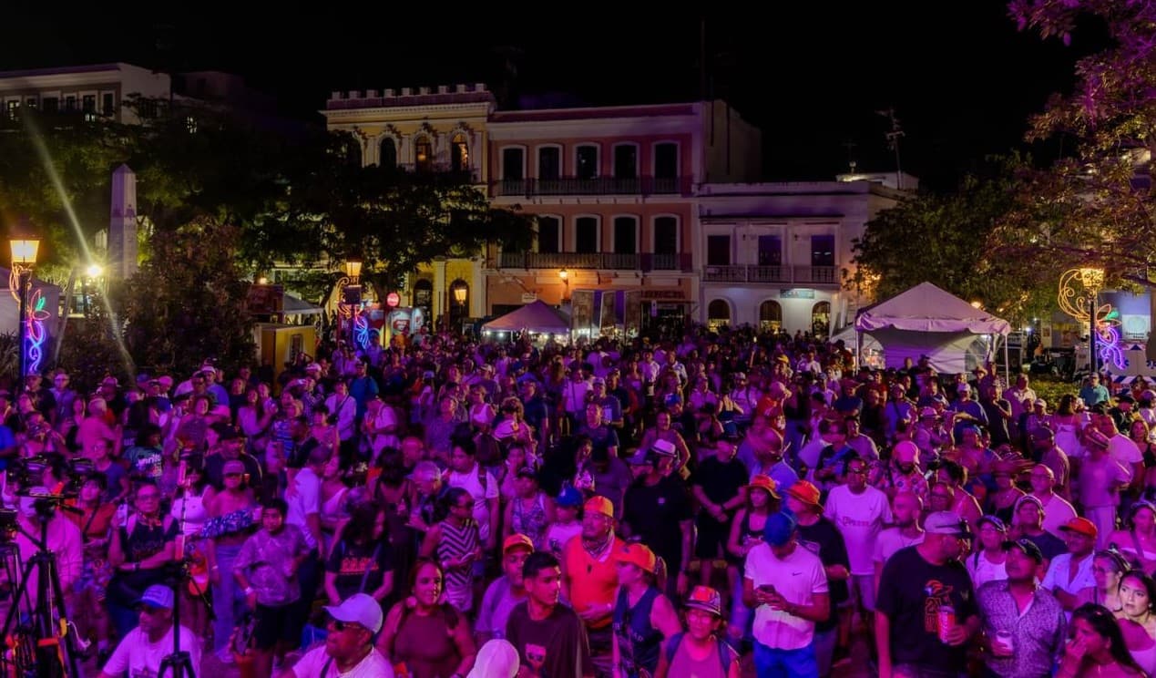 Asistencia masiva obliga al cierre del transporte colectivo del municipio de San Juan durante las Fiestas de la Calle San Sebastián 2026