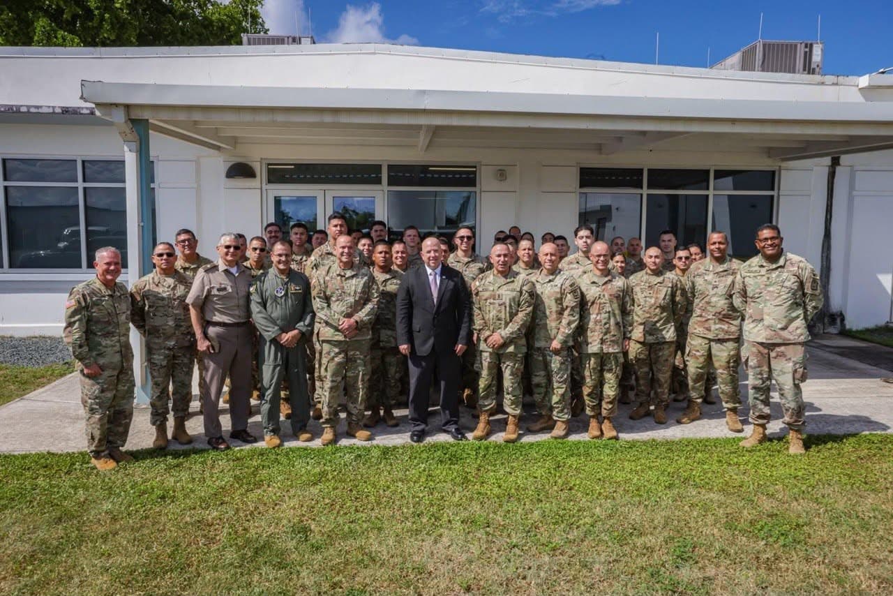Asesor del secretario de Guerra visita la Guardia Nacional de Puerto Rico