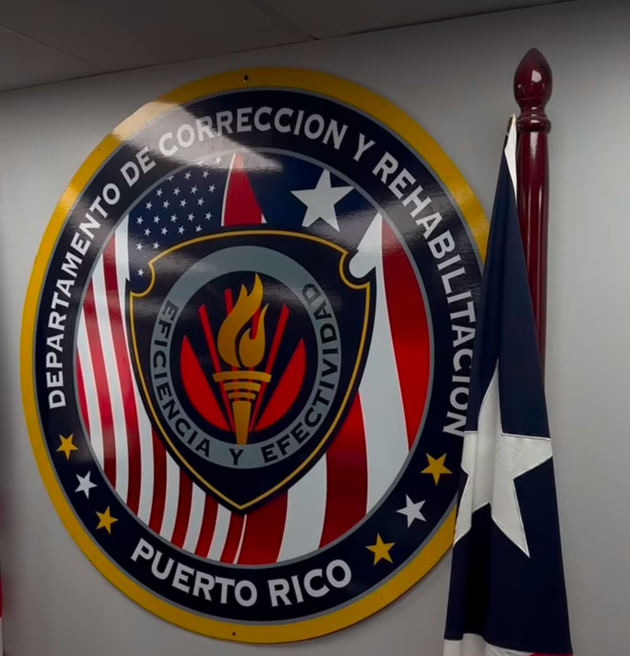 Arrestan a oficial correccional en Bayamón 