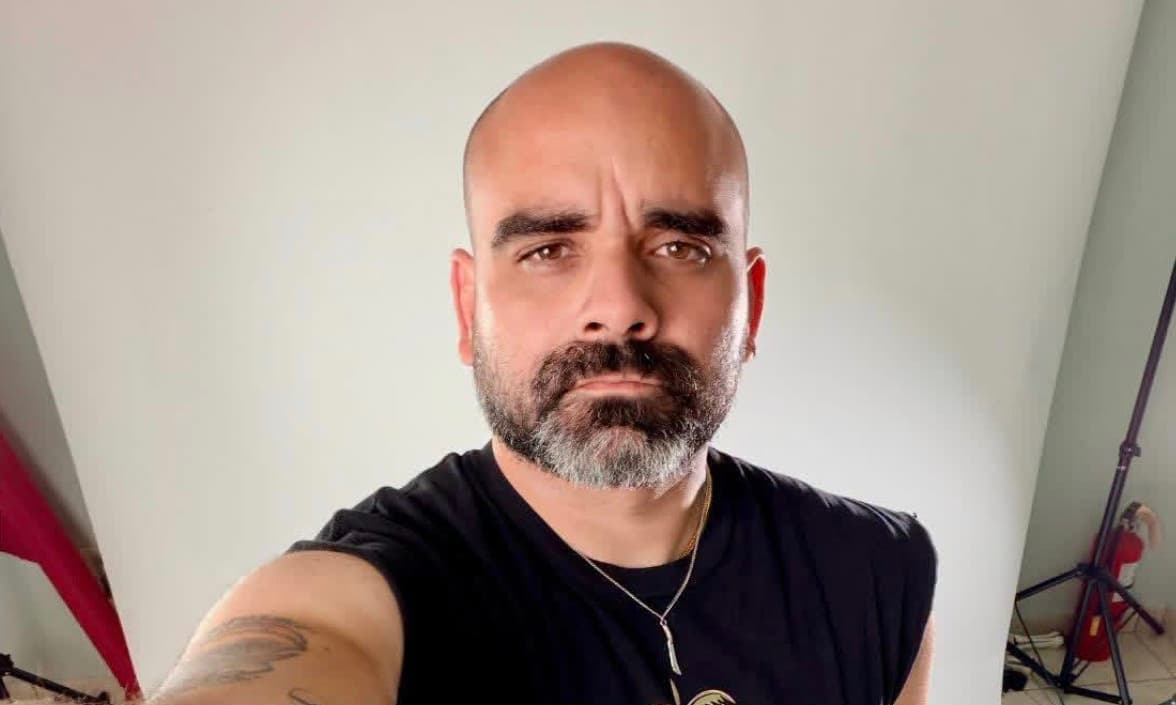 Gabo Ramos recurre al doxxing político contra Miguel Romero en medio de controversia por El Escambrón