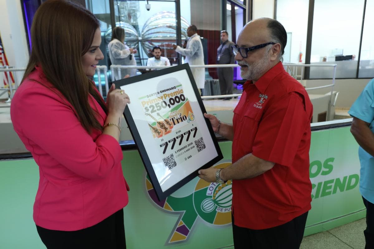 Lotería Tradicional honra al Trío Los Condes con billete conmemorativo