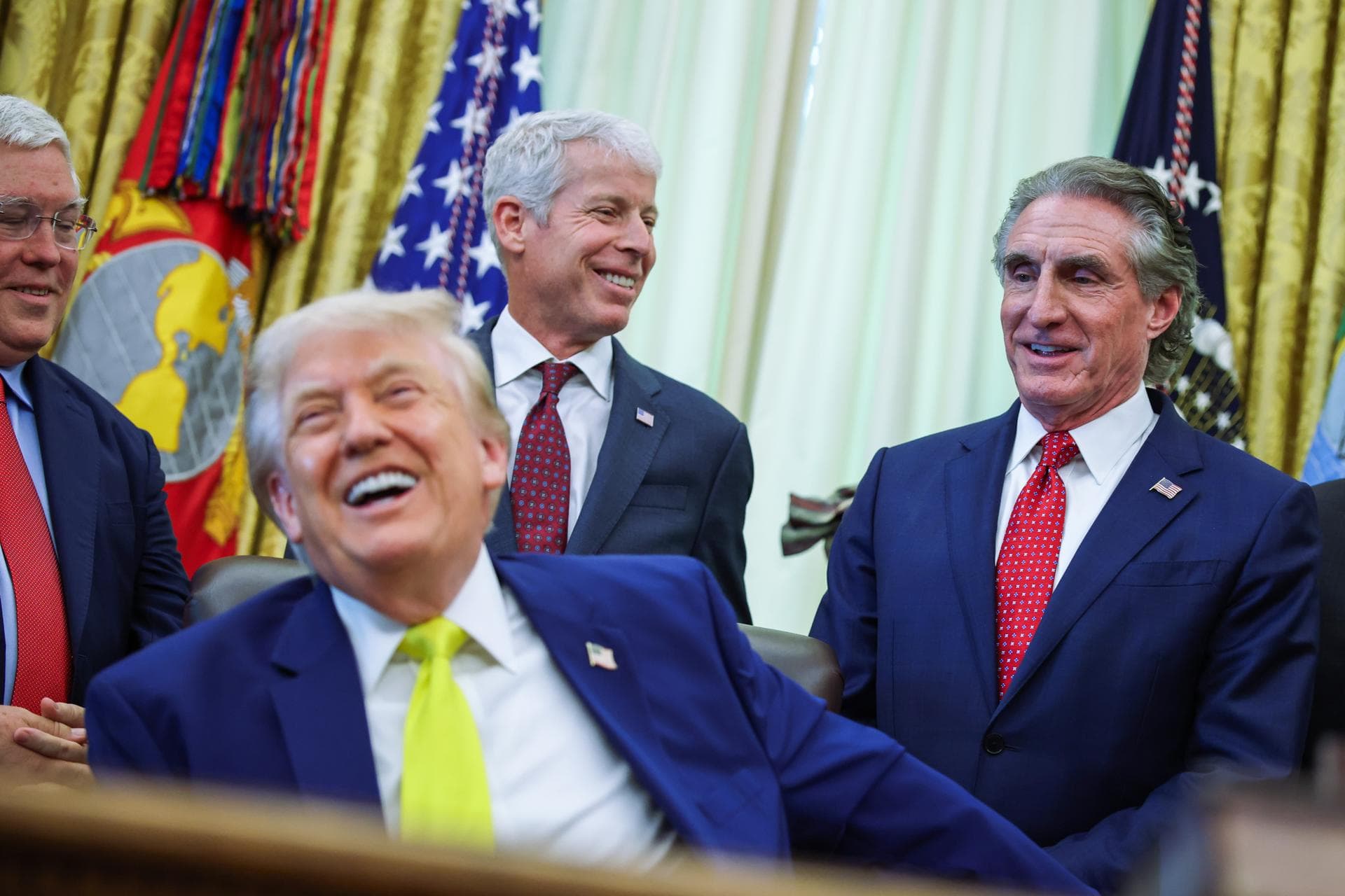 Trump dice que podría ir a dos partidos de la final NBA en Nueva York