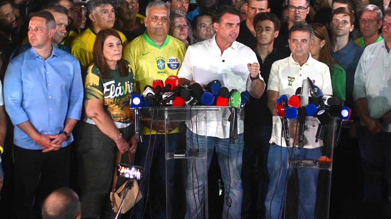 El partido de Flávio Bolsonaro reconoce la victoria de Lula en Brasil