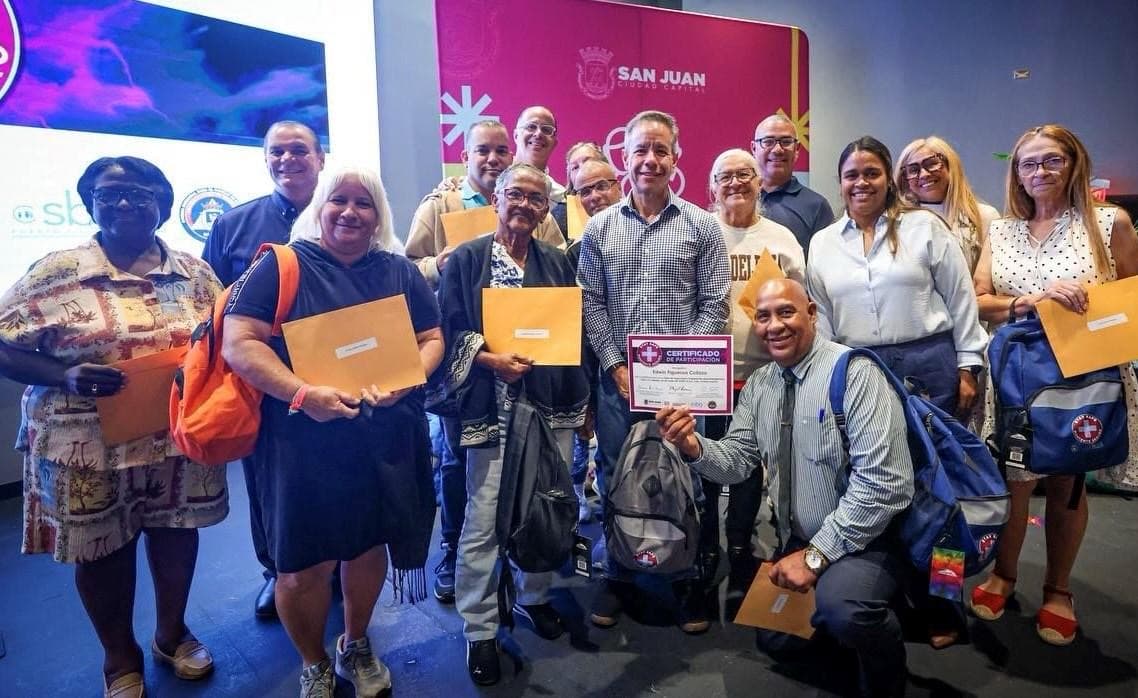 San Juan brinda taller educativo sobre manejo de emergencias a 200 líderes comunitarios