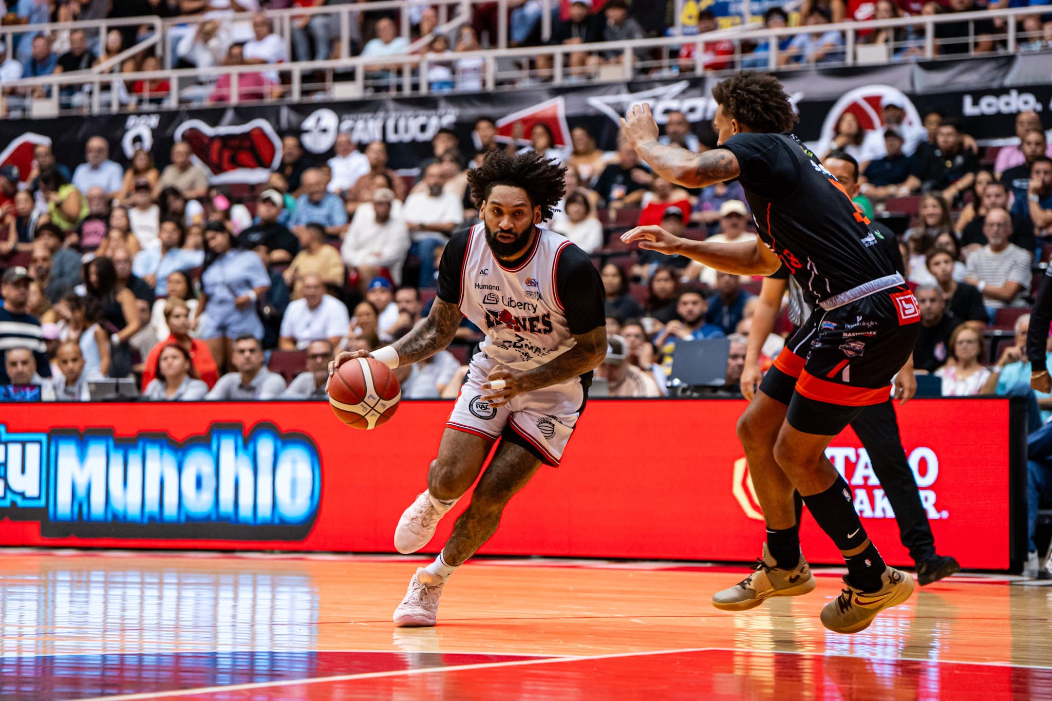 Leones rugen ante los Atléticos 
