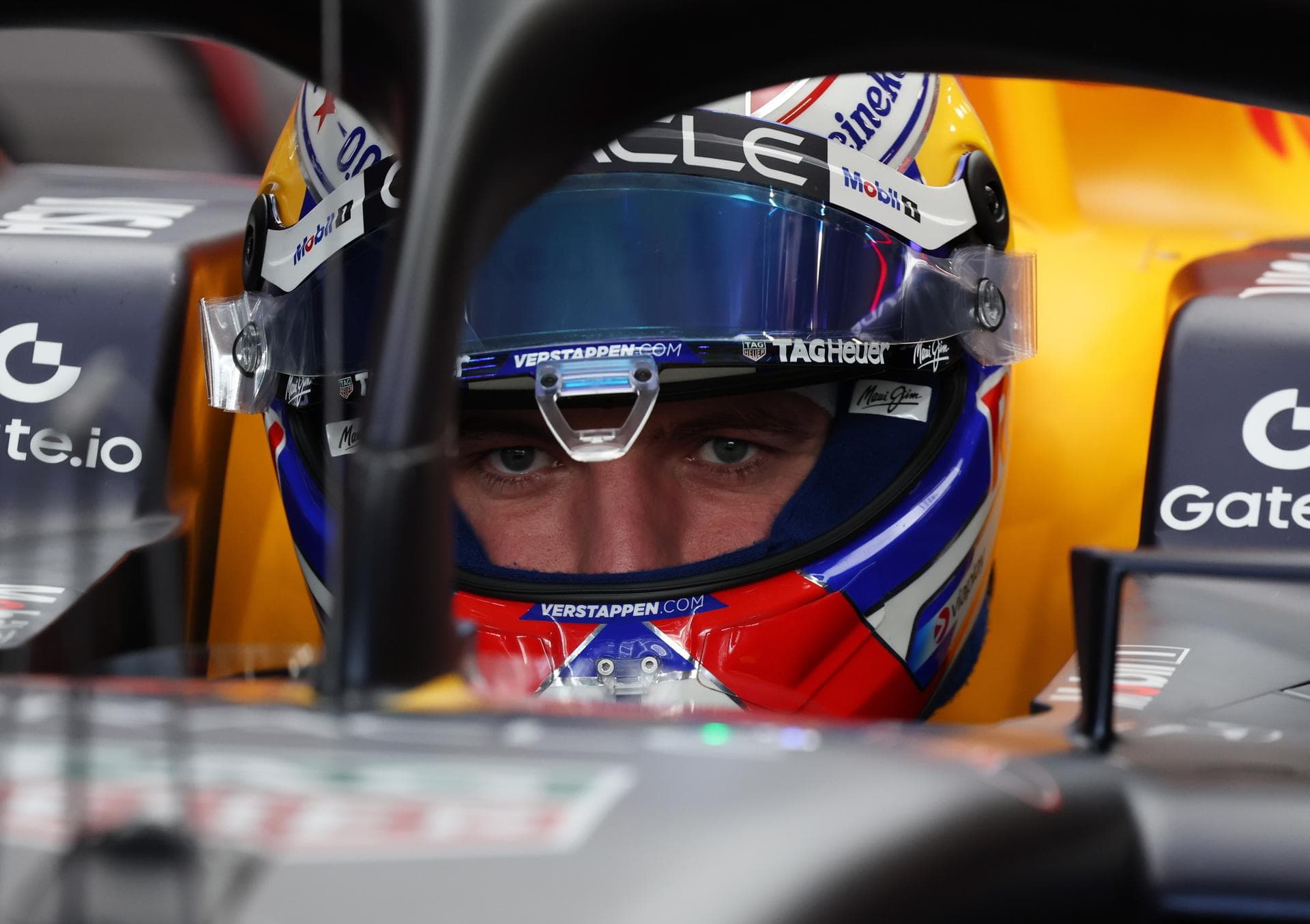 Verstappen lidera el 'pole' y Sainz saldrá sexto en Yeda