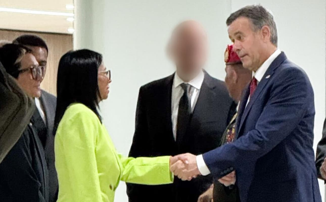 Delcy Rodríguez se reunió con el director de la CIA en Caracas