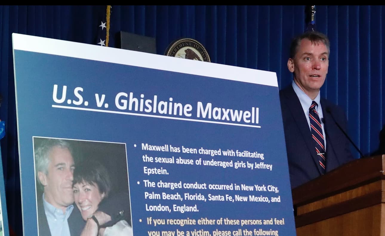 Ghislaine Maxwell, cómplice de Jeffrey Epstein, solicitará a Trump reducir su condena