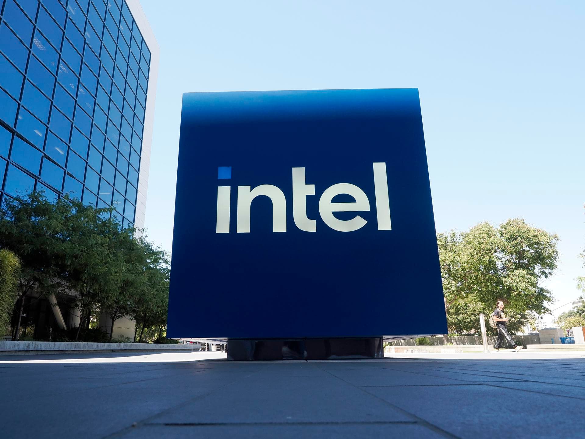 Casa Blanca analiza comprar 10 % de participación en Intel