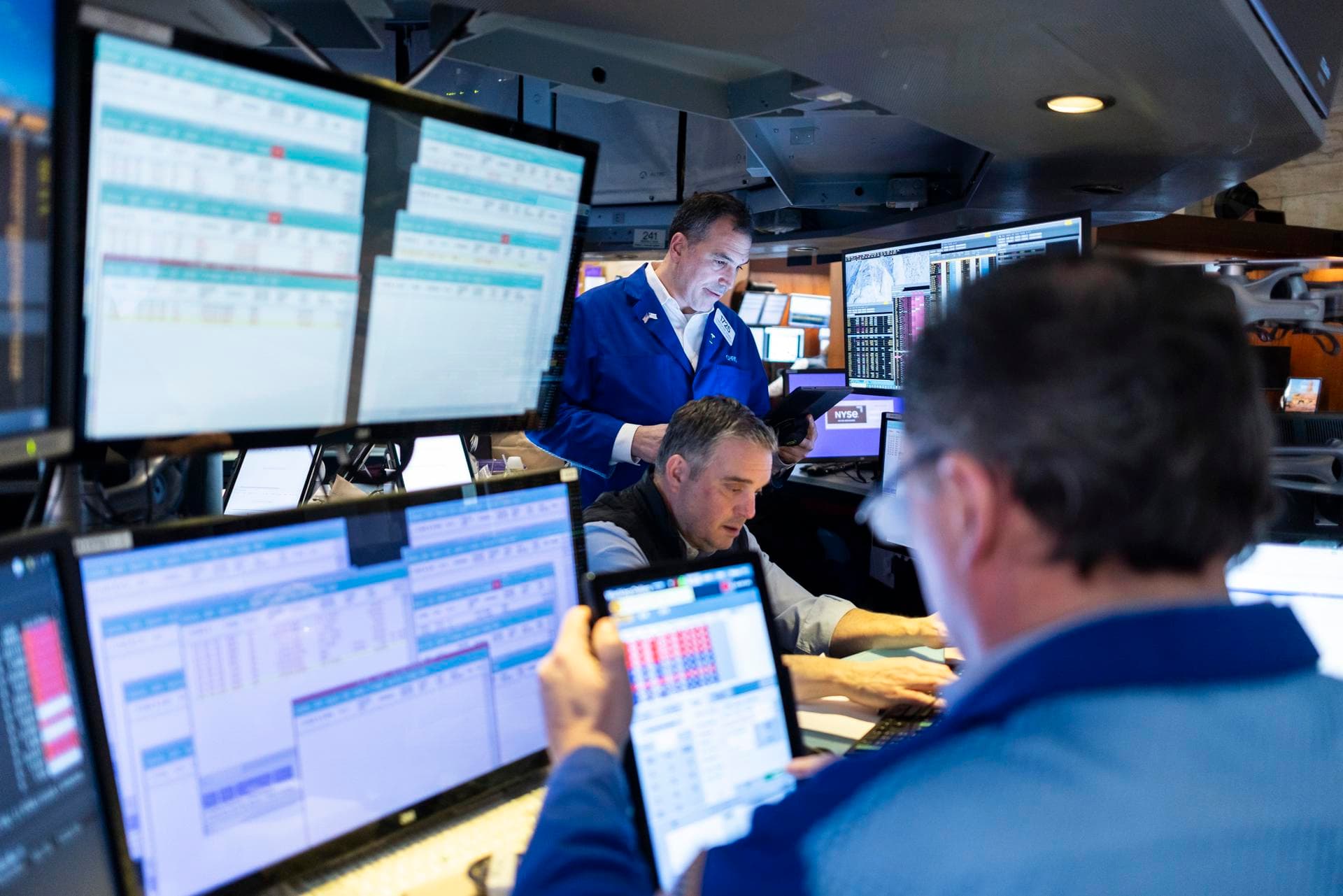 Wall Street abre en verde este viernes 