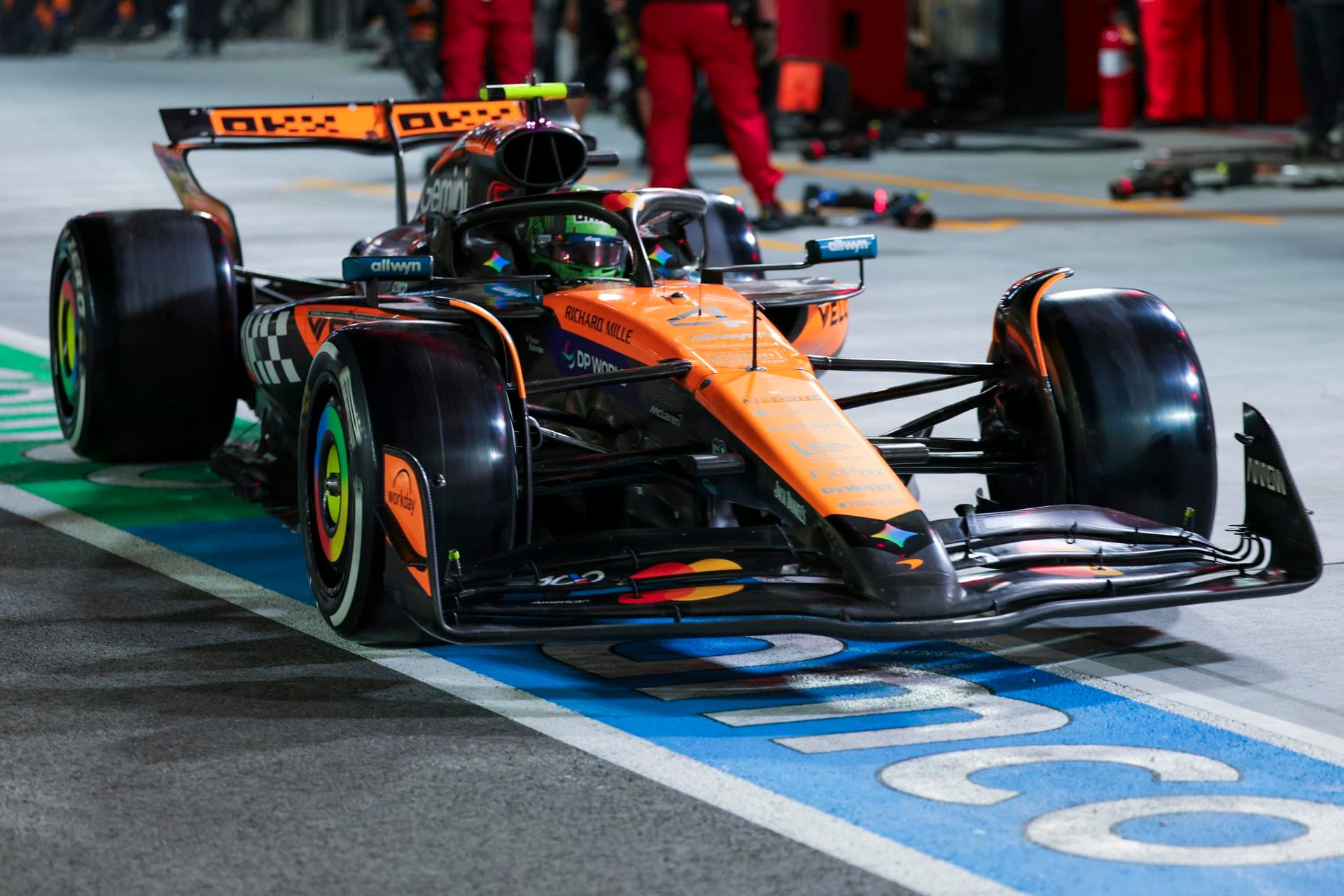 McLaren pide perdón a Norris y Piastri por la pérdida de puntos en un "momento crítico"