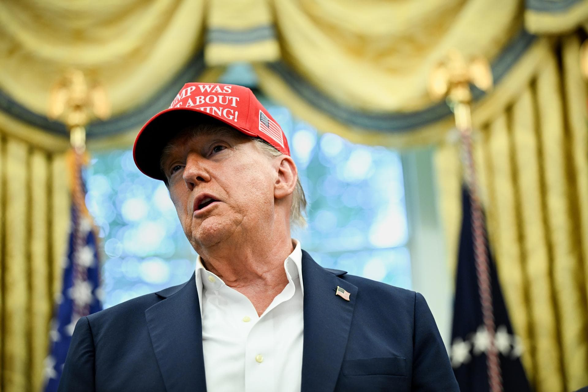 Trump dice que en "las próximas dos semanas" se sabrá si Putin se reúne con Zelenski