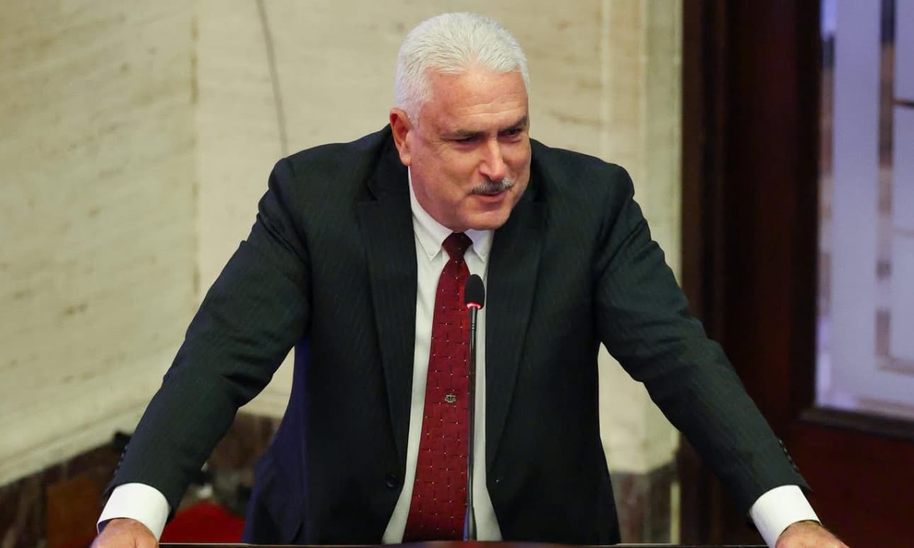 Rivera Schatz arremete contra GFR Media por editorial