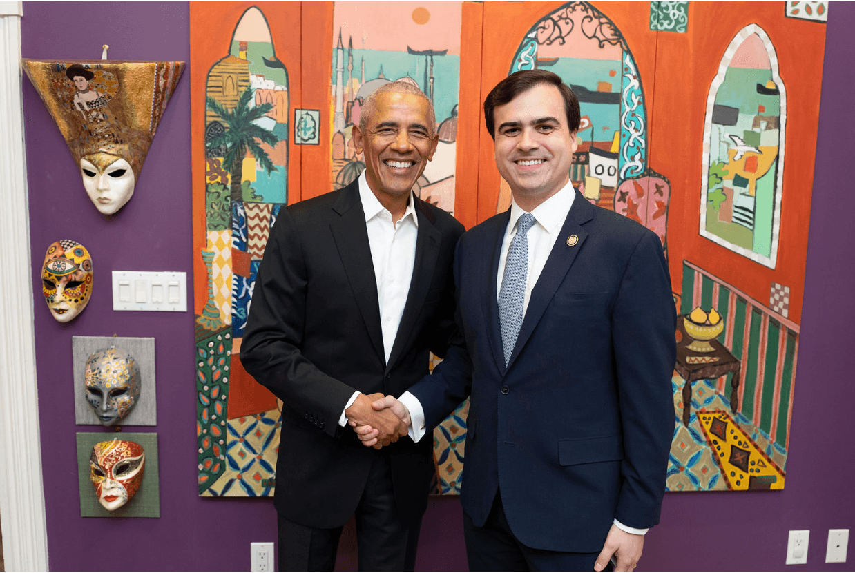 Comisionado Residente participa en actividad con Barack Obama 