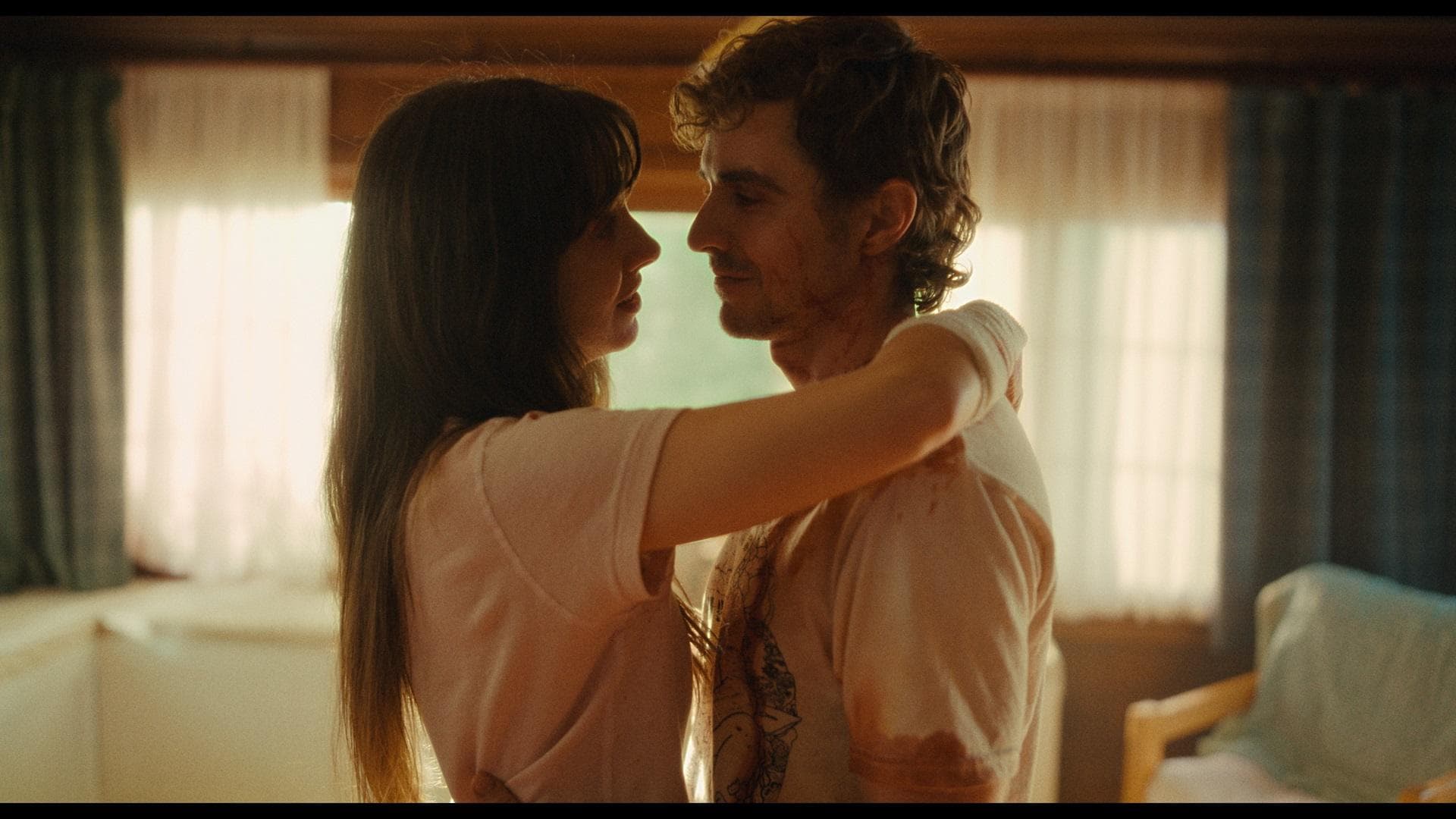 Dave Franco y Alison Brie encarnan en 'Together' 