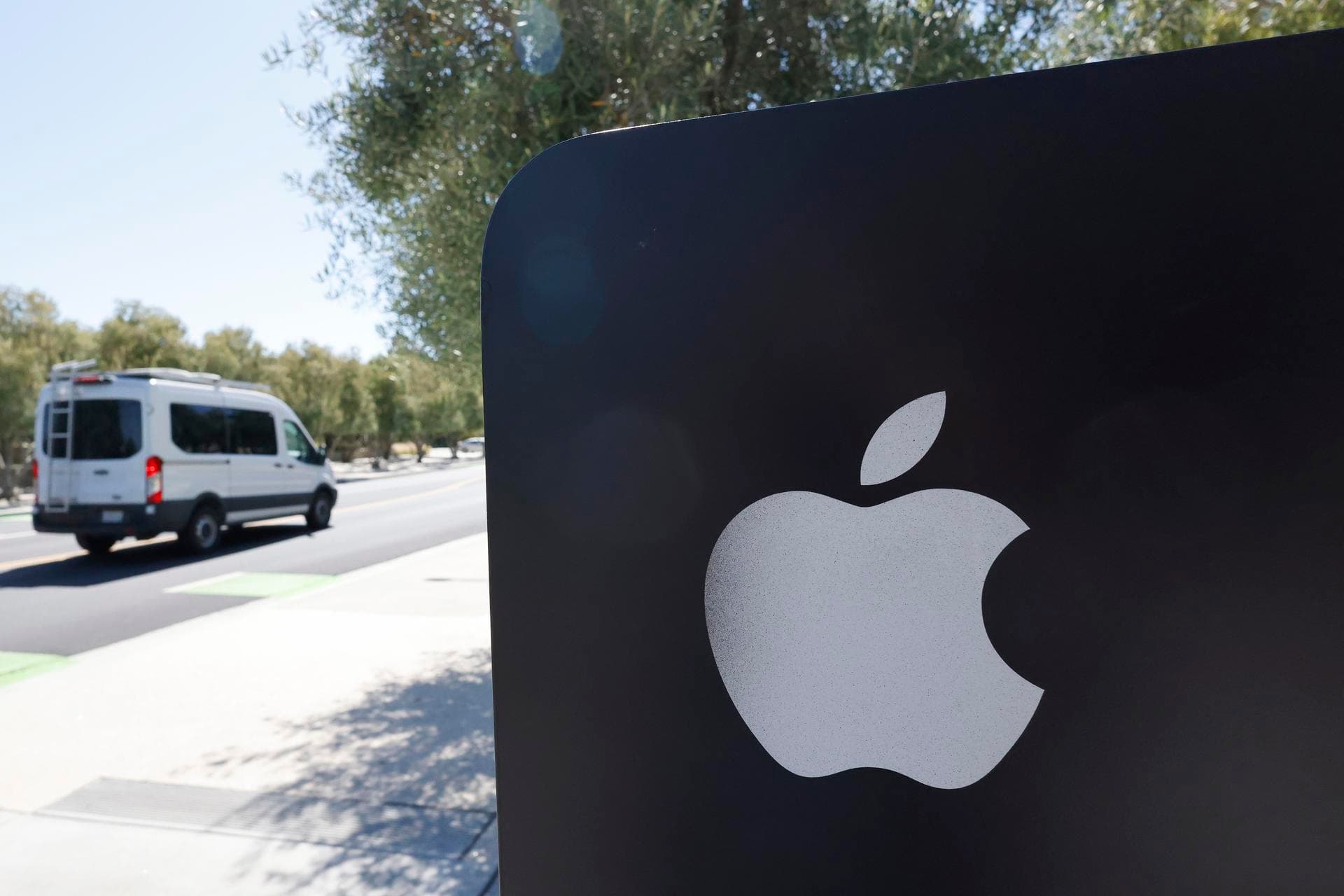 Apple incrementa a $600,000 millones su inversión en EEUU