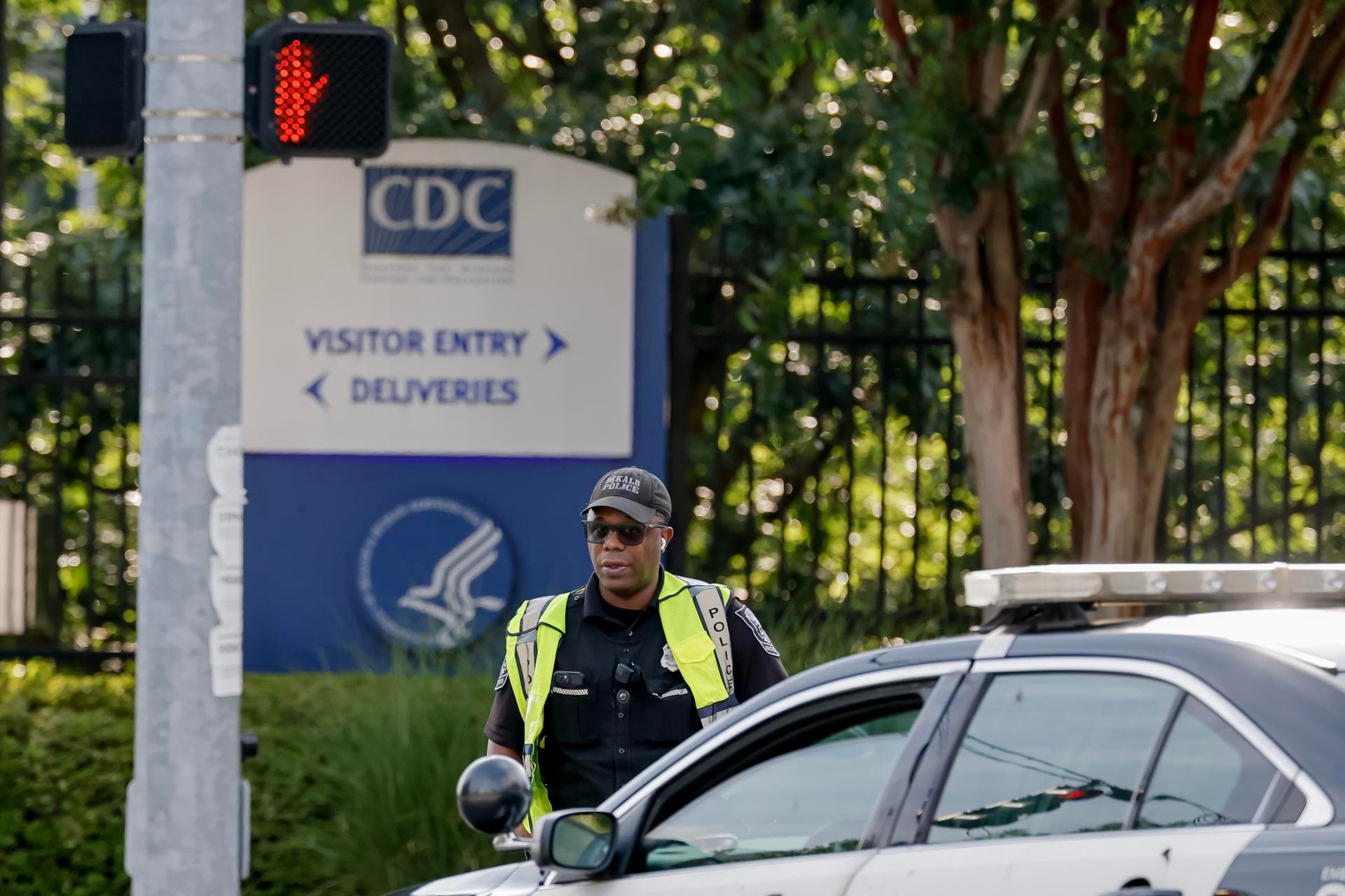 Botan “como bolsa” a la Directora del CDC 