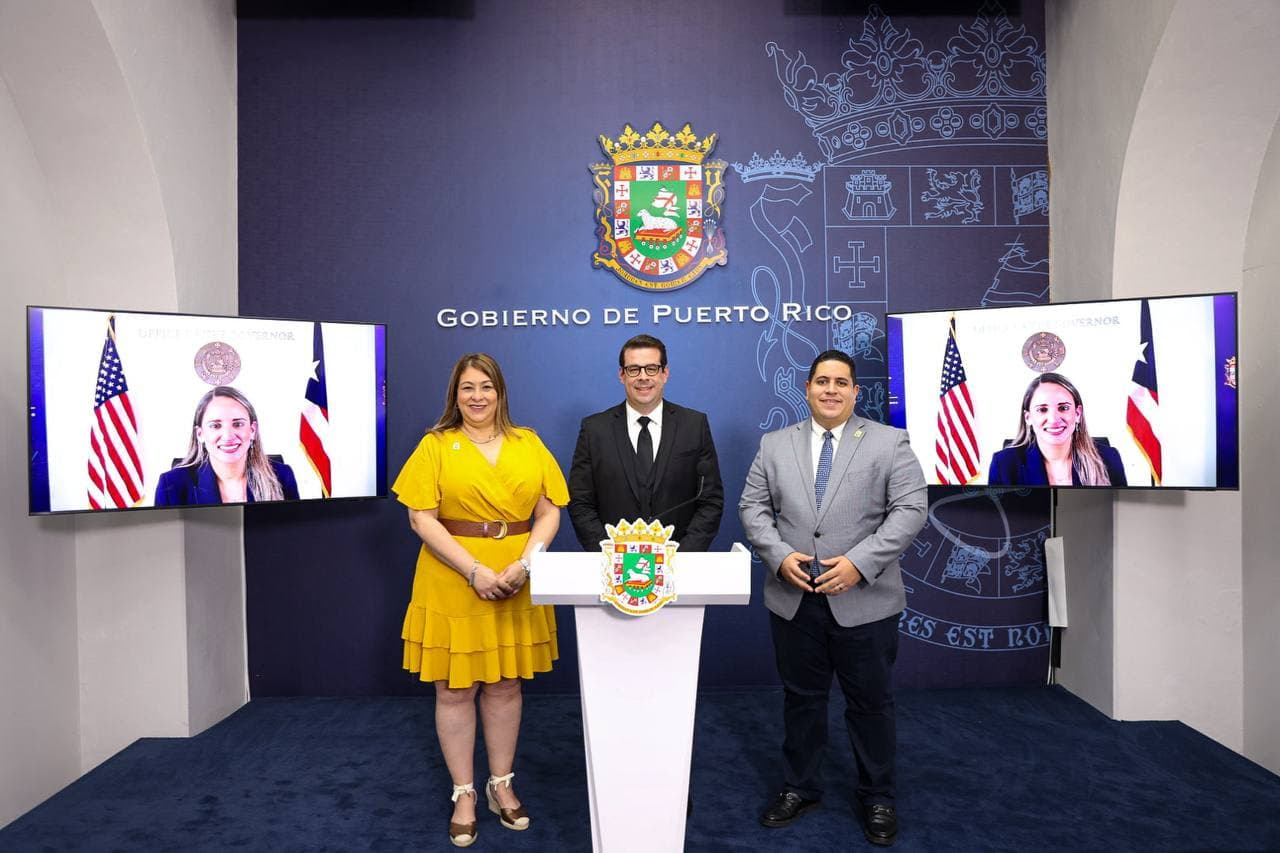Gobierno destaca avances en tecnología, servicios y transparencia