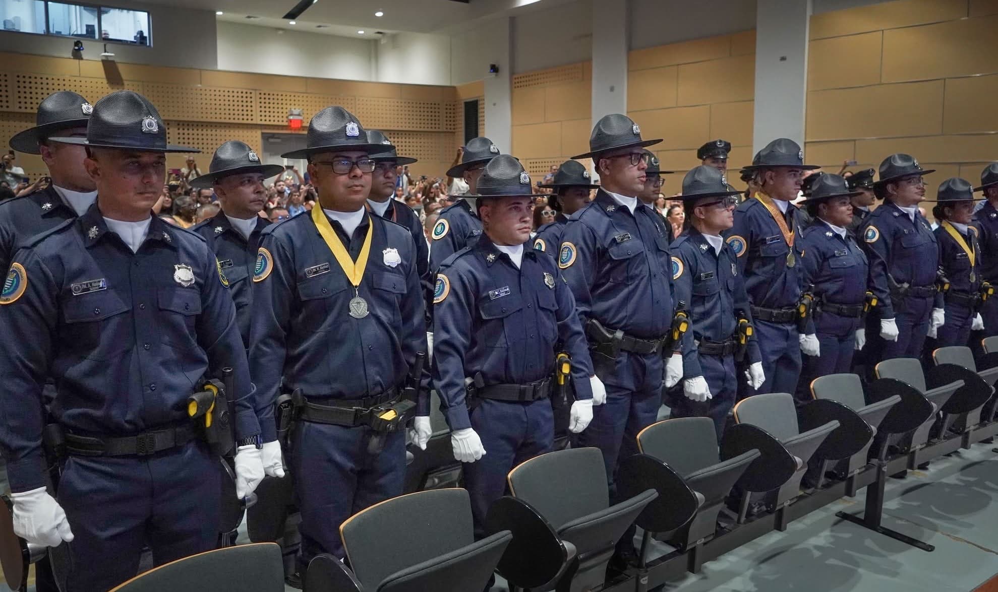 Primera Academia de Policía Municipal en 20 años culmina con 17 graduados y máximos honores para Cataño