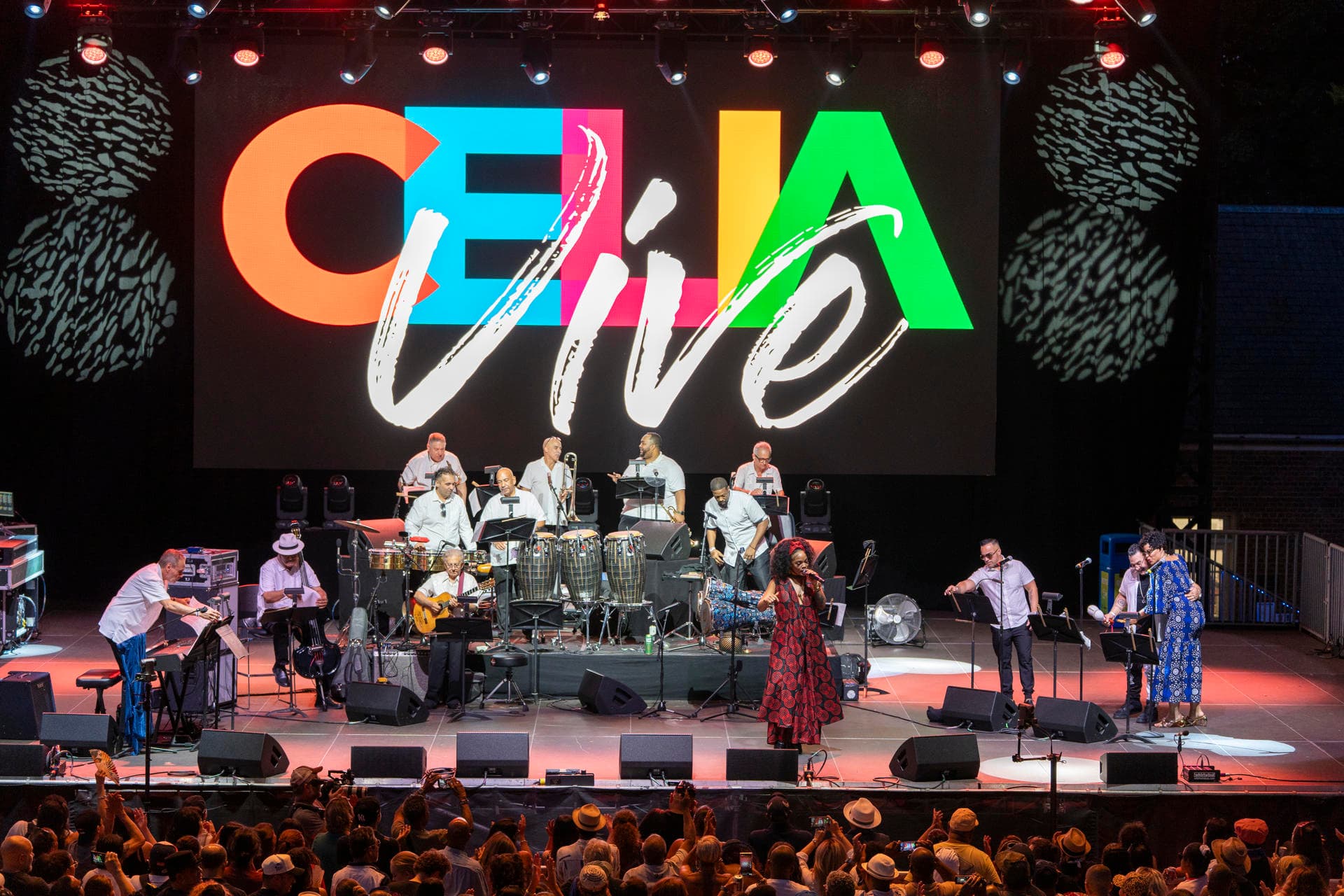 Nueva York rinde tributo a la "reina de la salsa" Celia Cruz