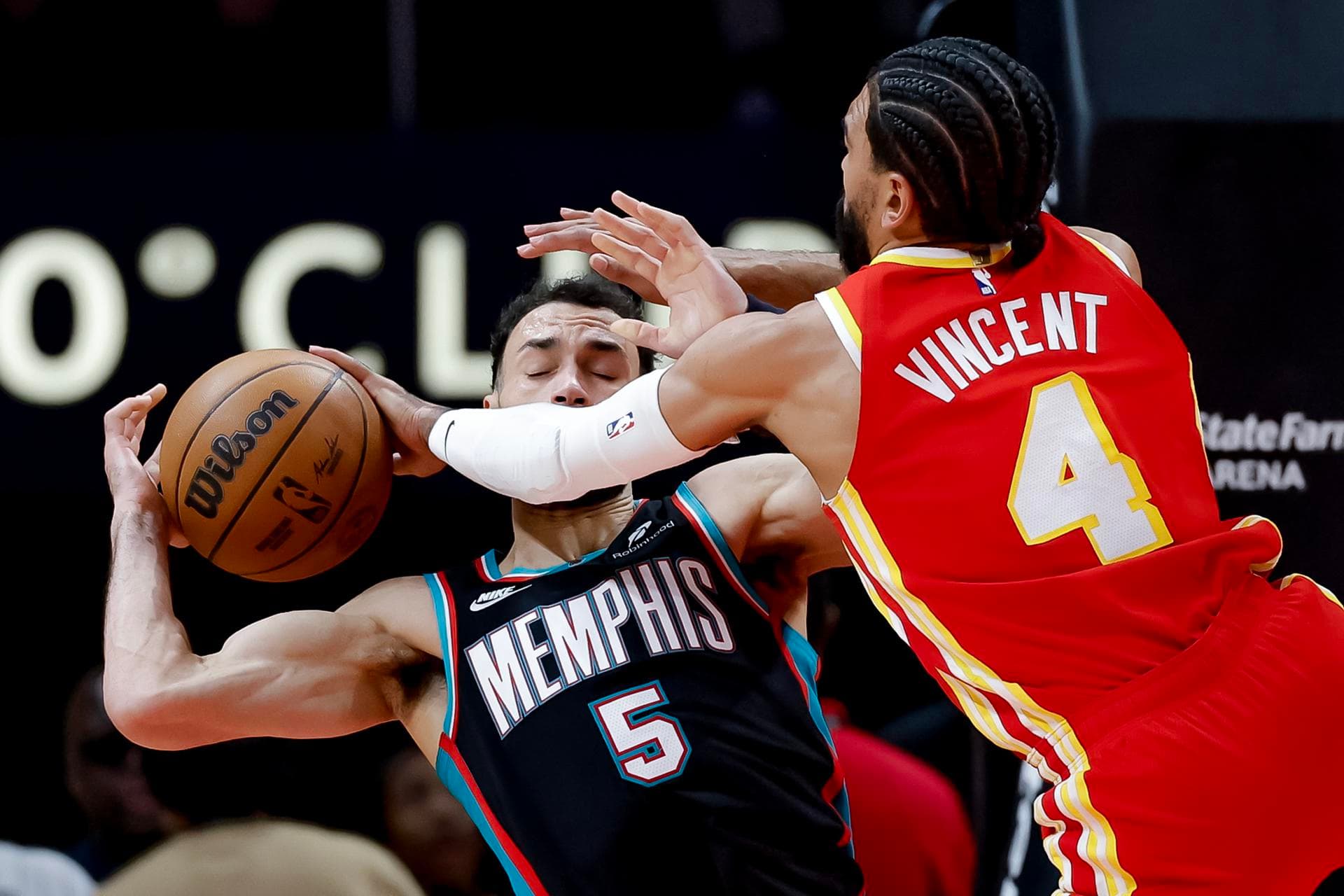 Caen los Lakers y los Rockets