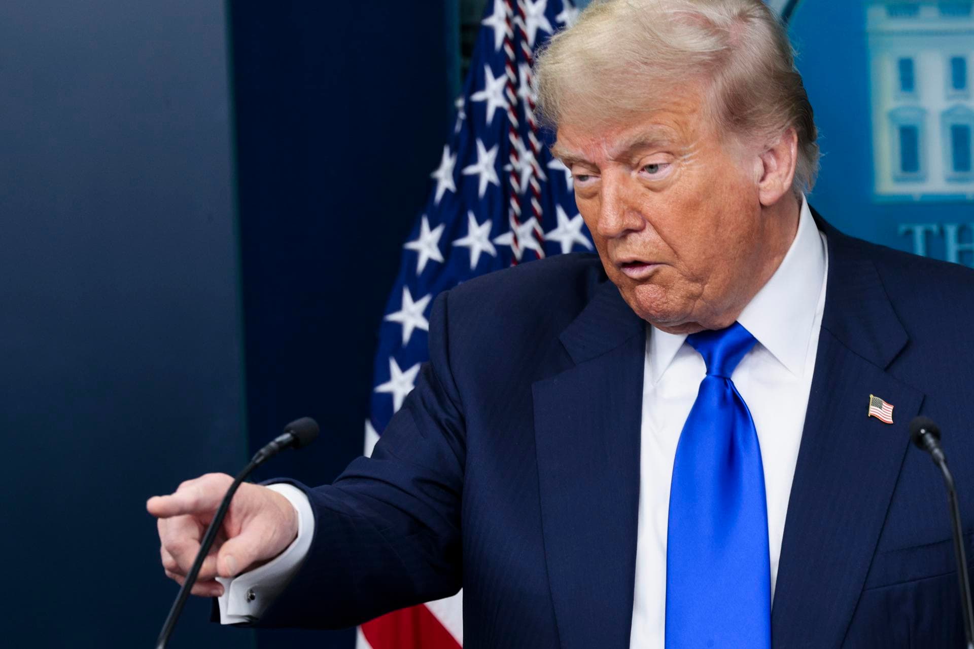 Trump decide rompe negociación comercial con Canadá