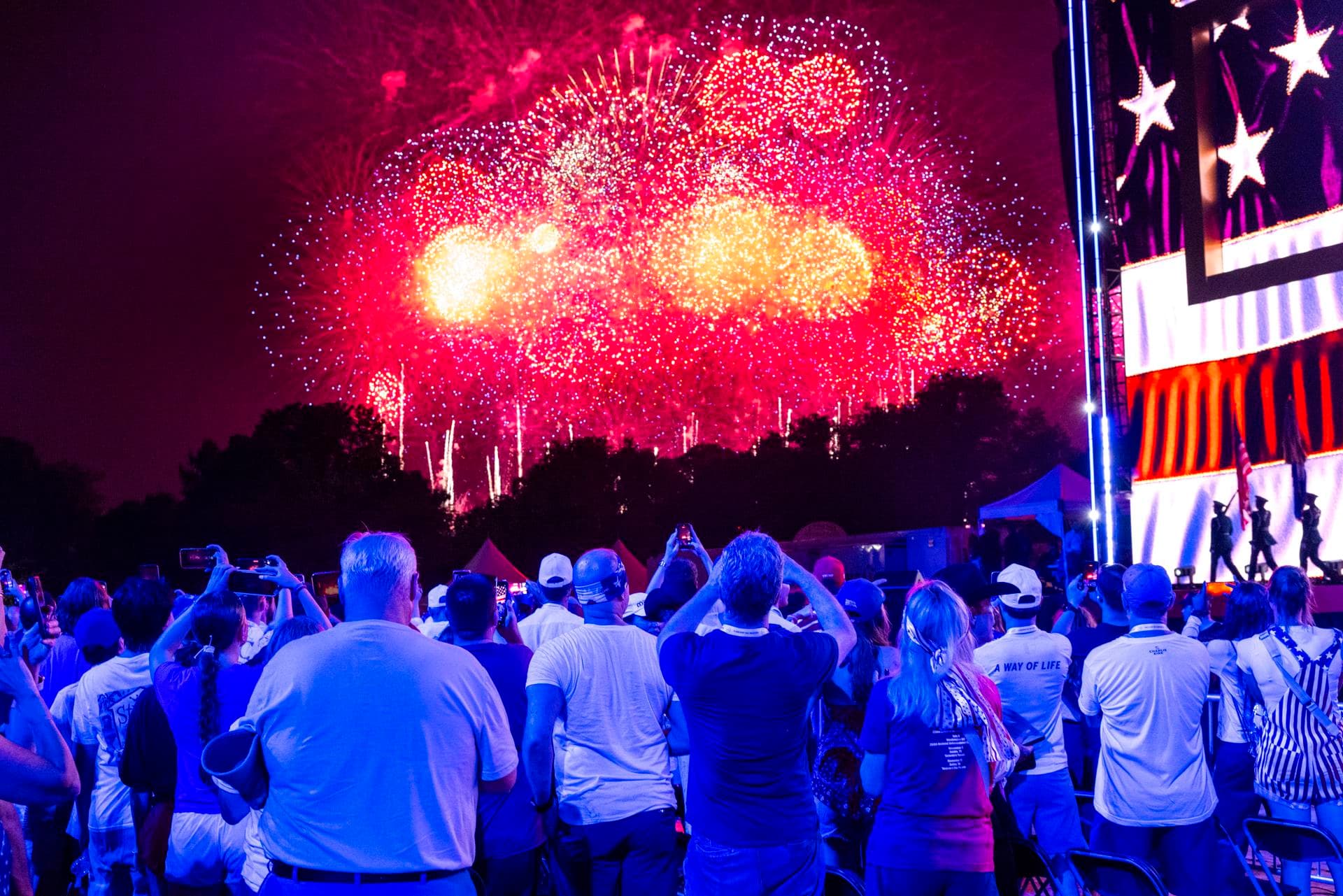 Washington se ilumina con histórico show de fuegos artificiales por los 250 años de EE.UU.
