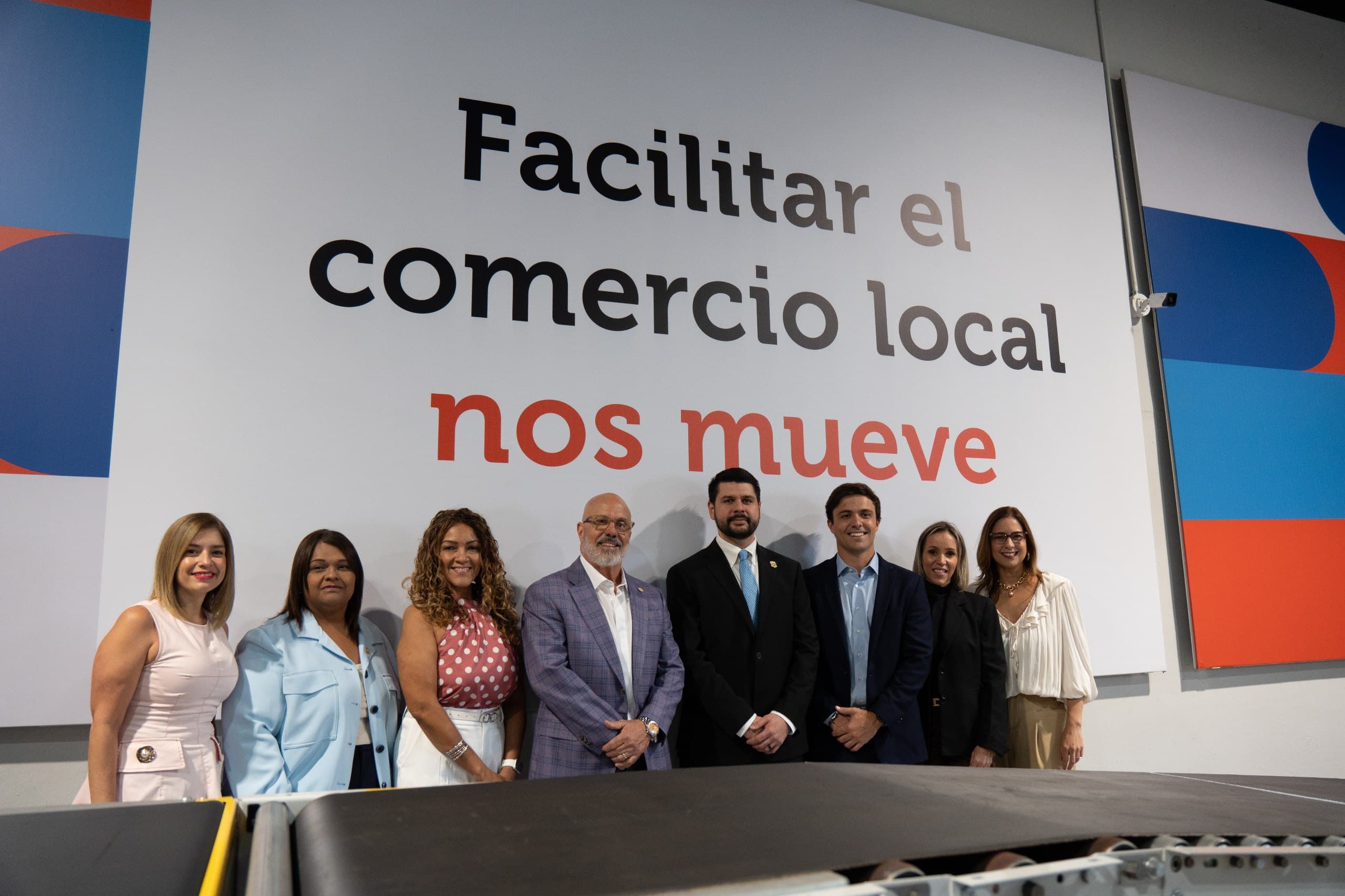 Desarrollo Económico e Islandwide inauguran innovador sistema de empaque