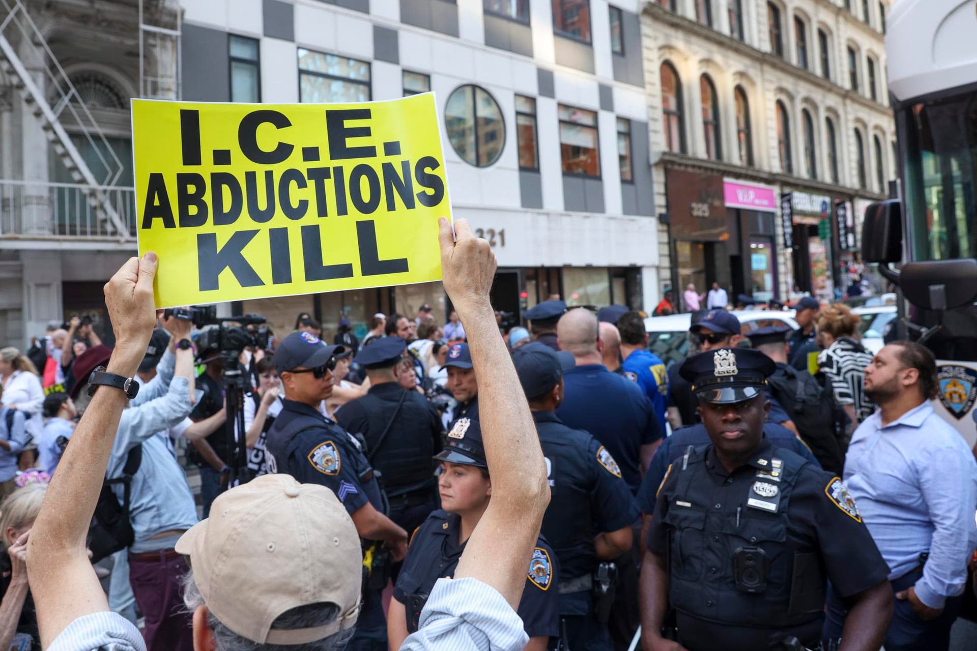 Apple retira una aplicación para rastrear agentes de ICE