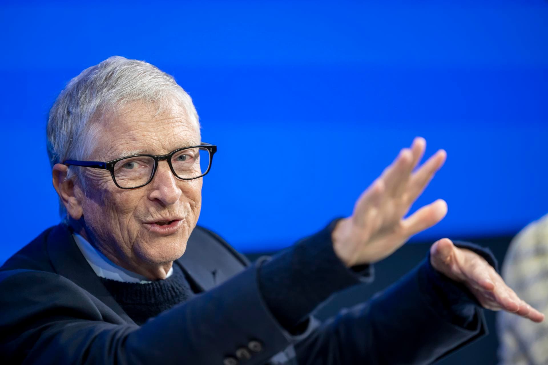 Bill Gates sugiere frenar el desarrollo de la IA ante un riesgo de avance "drámatico"