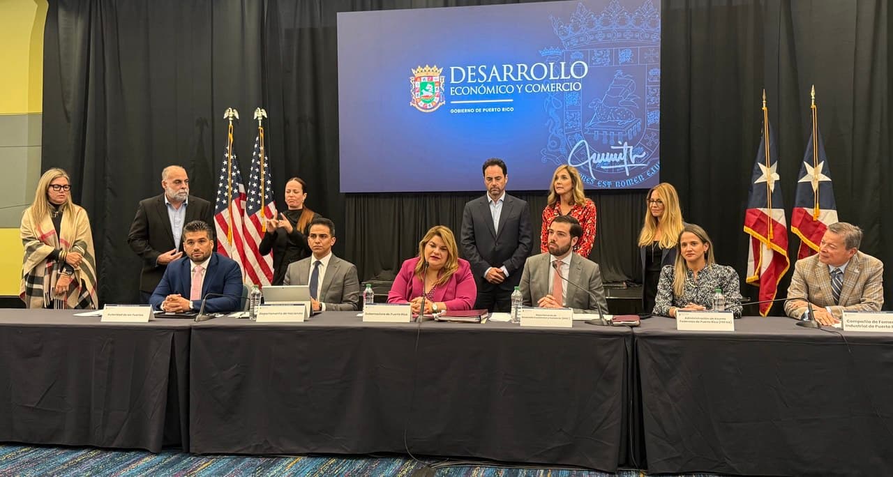 Gobernadora y sector privado discuten planes ante aranceles