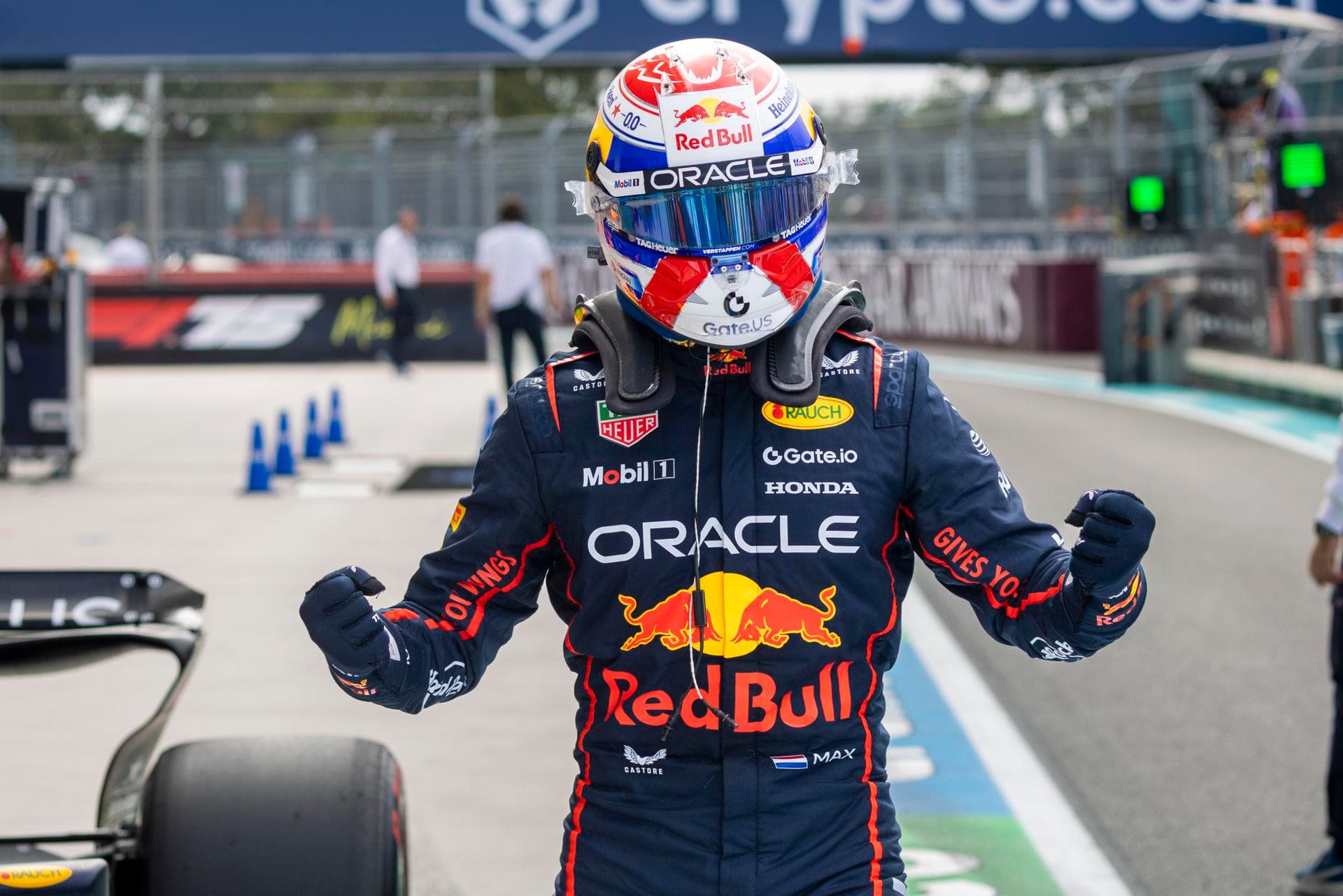 Verstappen festeja paternidad con una gran 'pole' en Miami