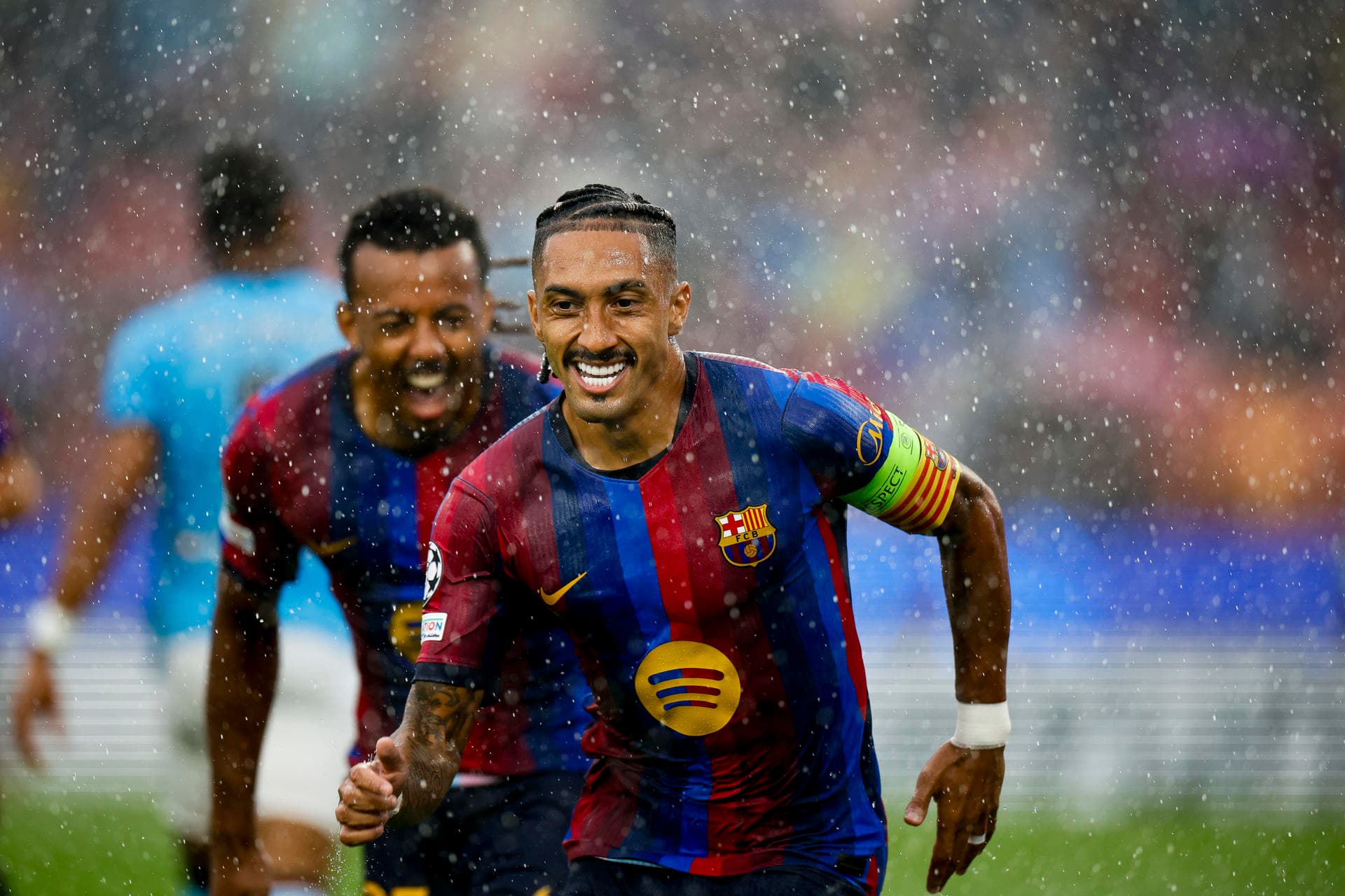 El Barça sigue en su mundo feliz