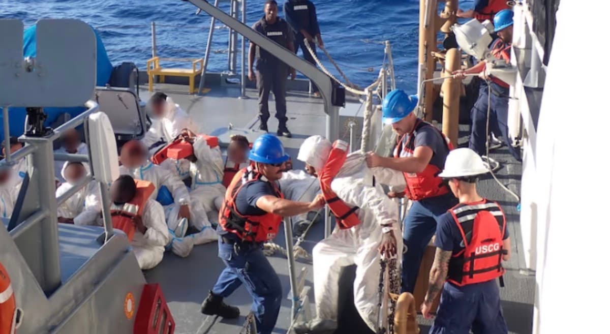 Guardia Costera repatria 21 migrantes a República Dominicana