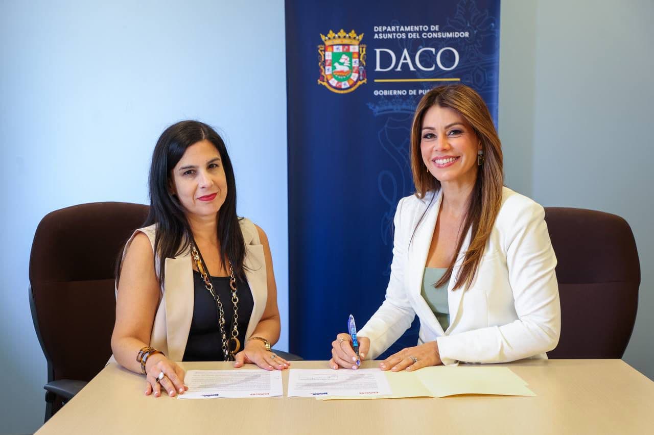 DACO realiza alianza sobre querellas de placas solares 