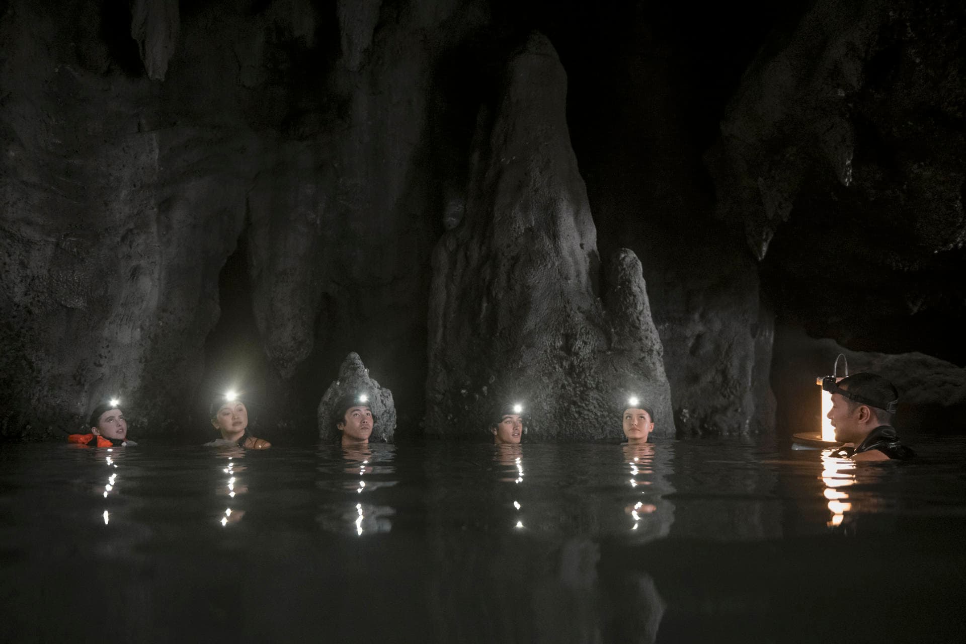 El acecho de un tiburón evoca el terror clásico en 'The Devil's Mouth'